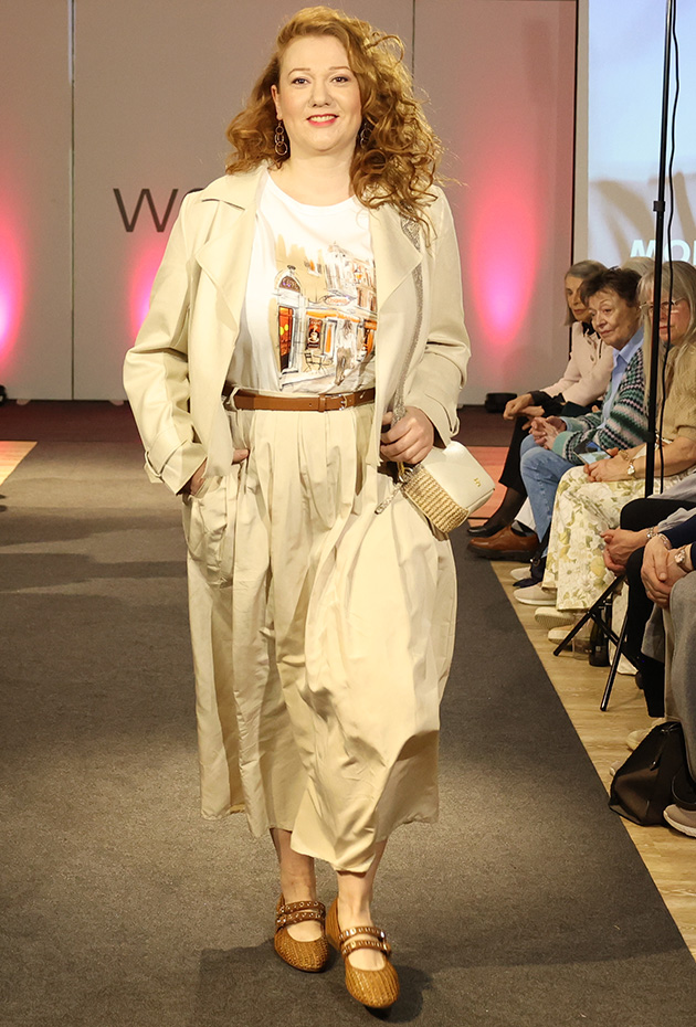 Statement Skirt in Motion - Eleganter Summer Look in Naturtönen