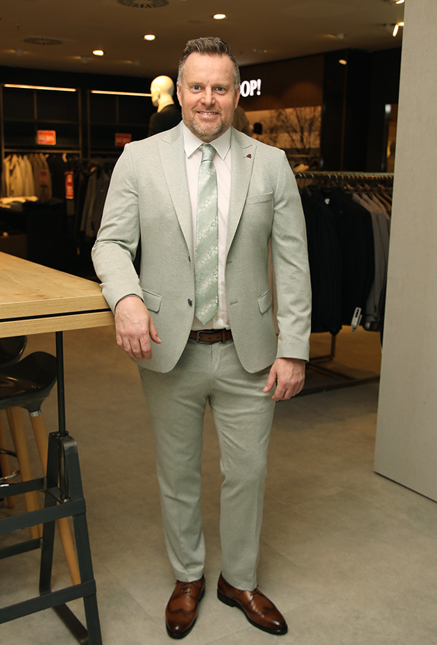 Steve – Smart Elegance